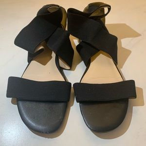 Black Nine West sandals, perfect for spring-summer